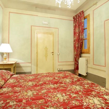 B&B Amalia Suites Florenţa Exterior foto